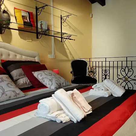 Einaudi 56 Apartament *