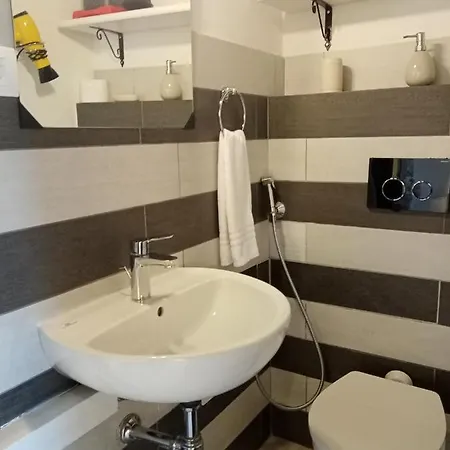 Einaudi 56 Apartment